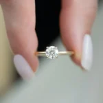 Are 1-Carat Diamonds with Unique Colors the New Status Symbol in Engagement Rings