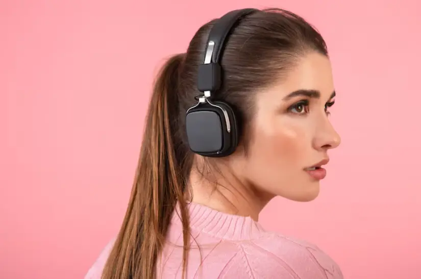 Transforming Modern Communication The Rise of Wireless Headphones with Microphone